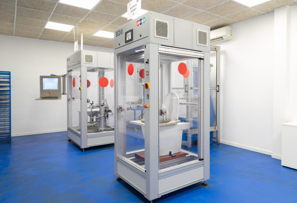 Quality test seat and covers COMSAN