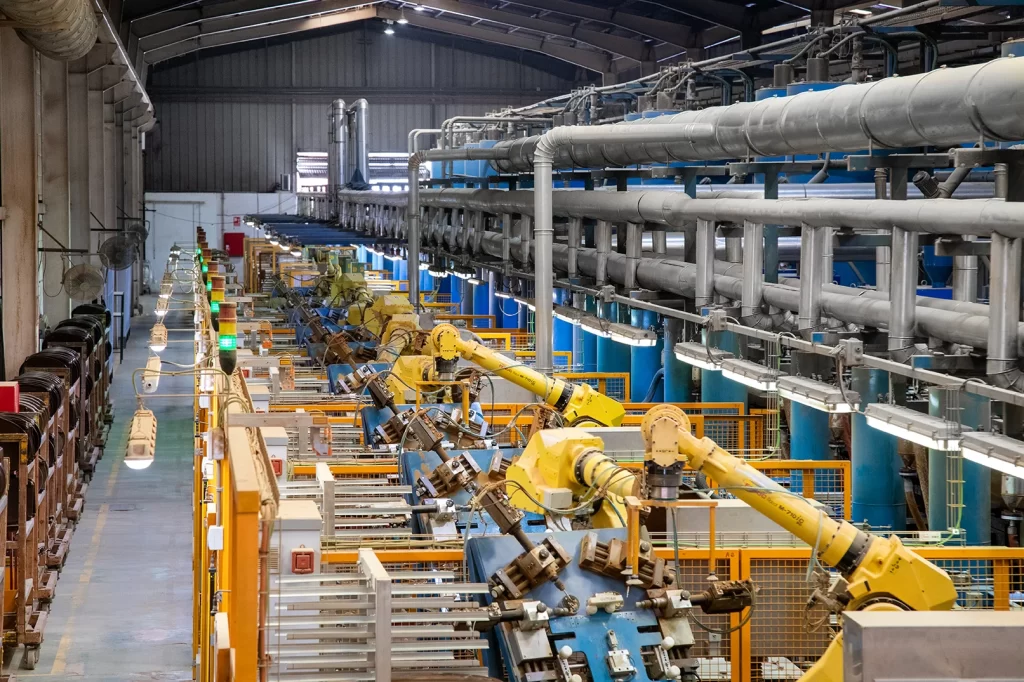 Líneas de fabricación automáticas de tapas de WC COMSAN.